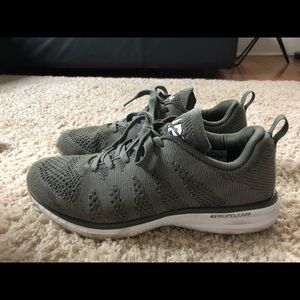Size 9 APL Techloom Pro Shadow Green